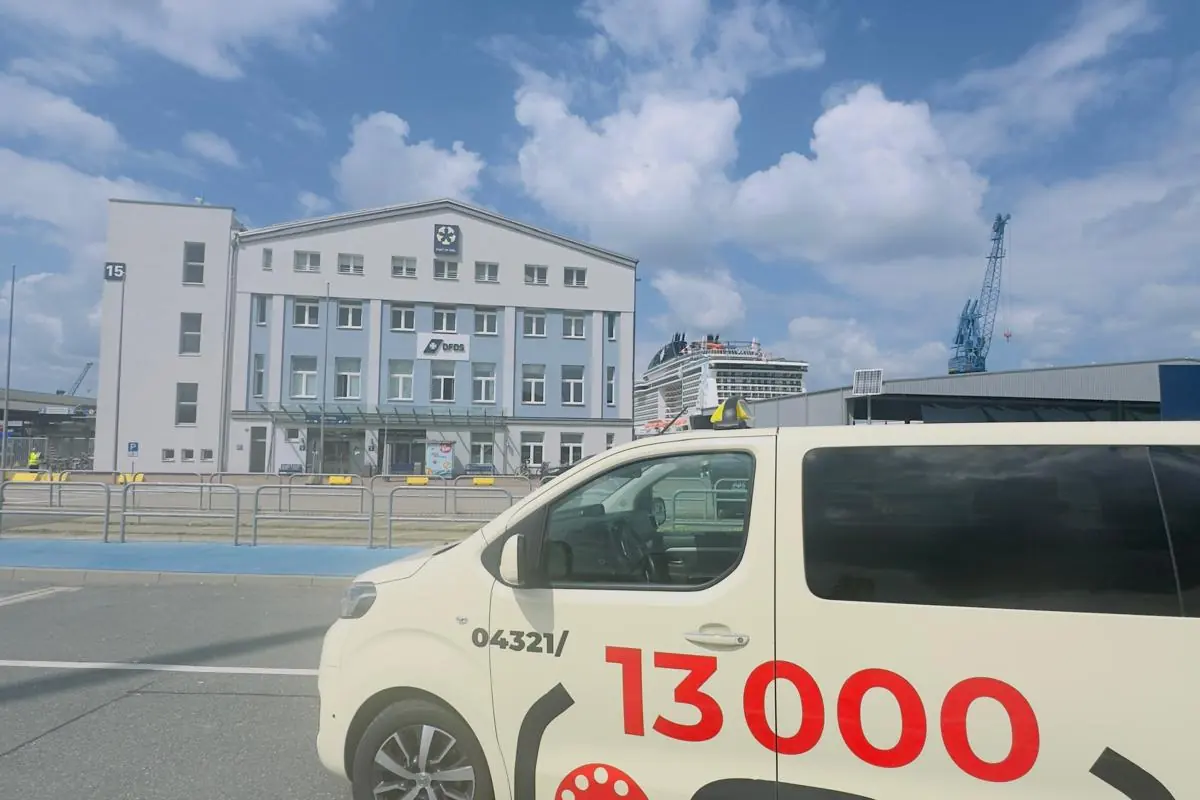 Fahrzeug für Kreuzfahrt-Transfers